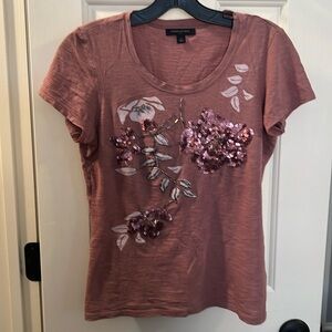 Banana Republic embroidered dusty pink shirt. Size x-small fits like Small.